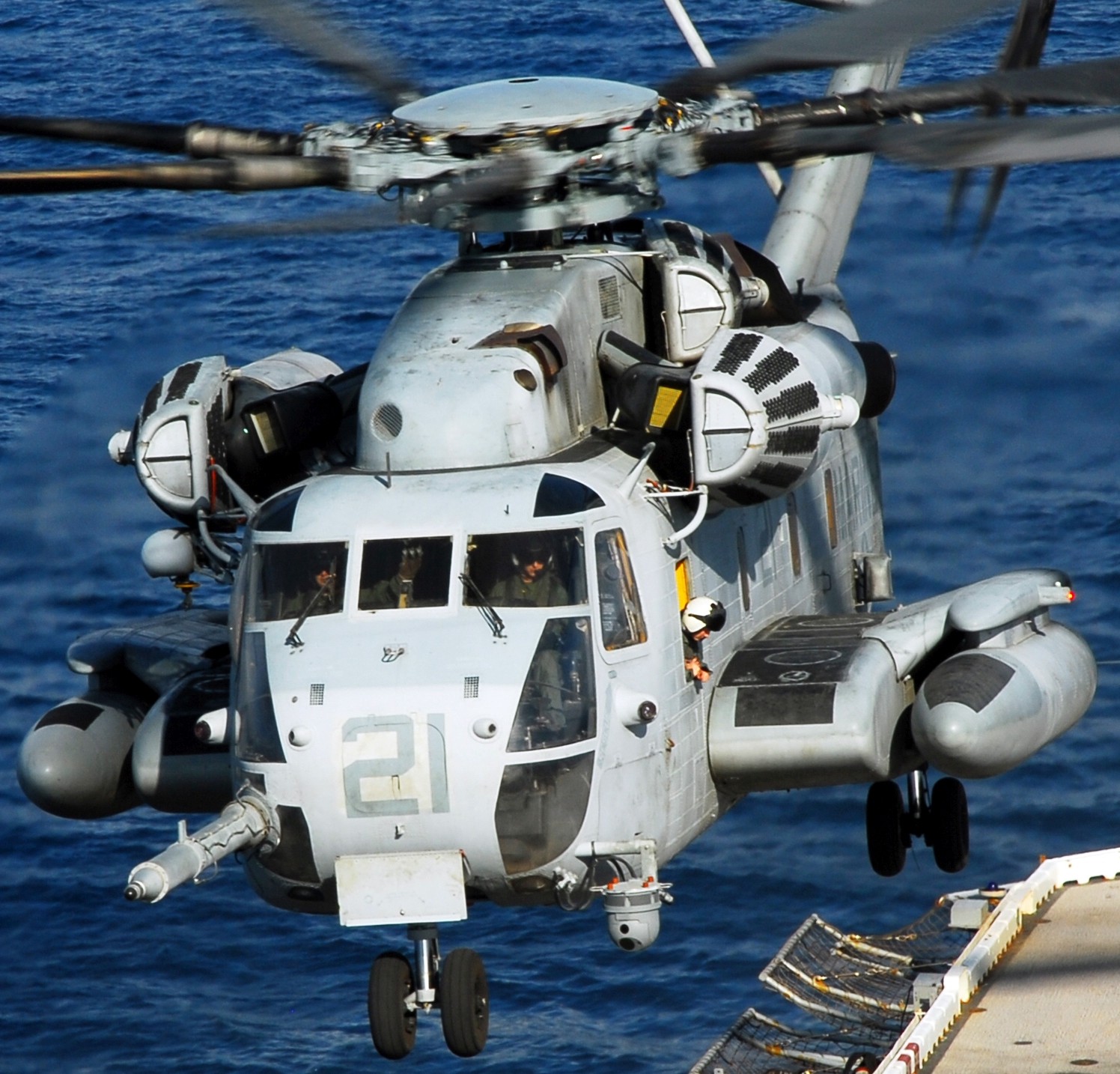 hmh-465 warhorse ch-53e super stallion marine heavy helicopter squadron 22