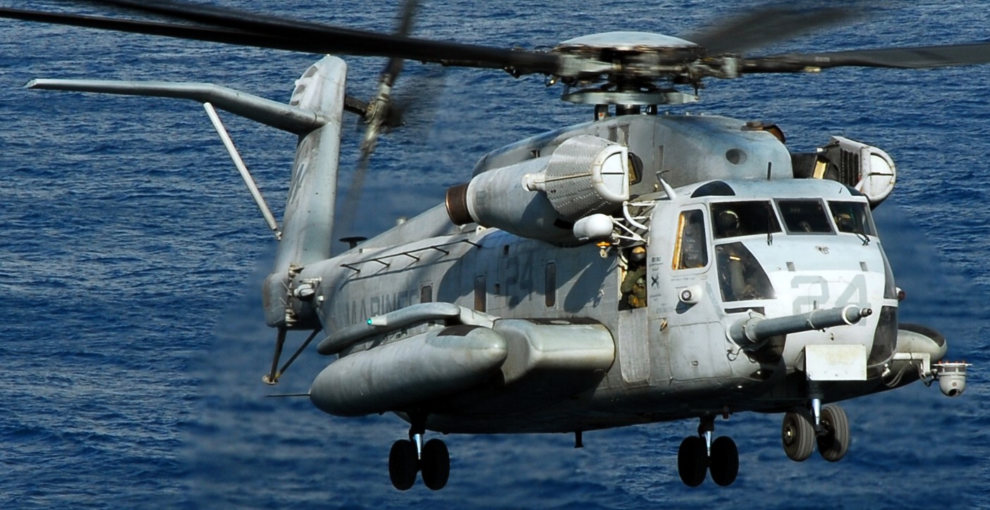 hmh-465 warhorse ch-53e super stallion marine heavy helicopter squadron lha-5 uss peleliu 24