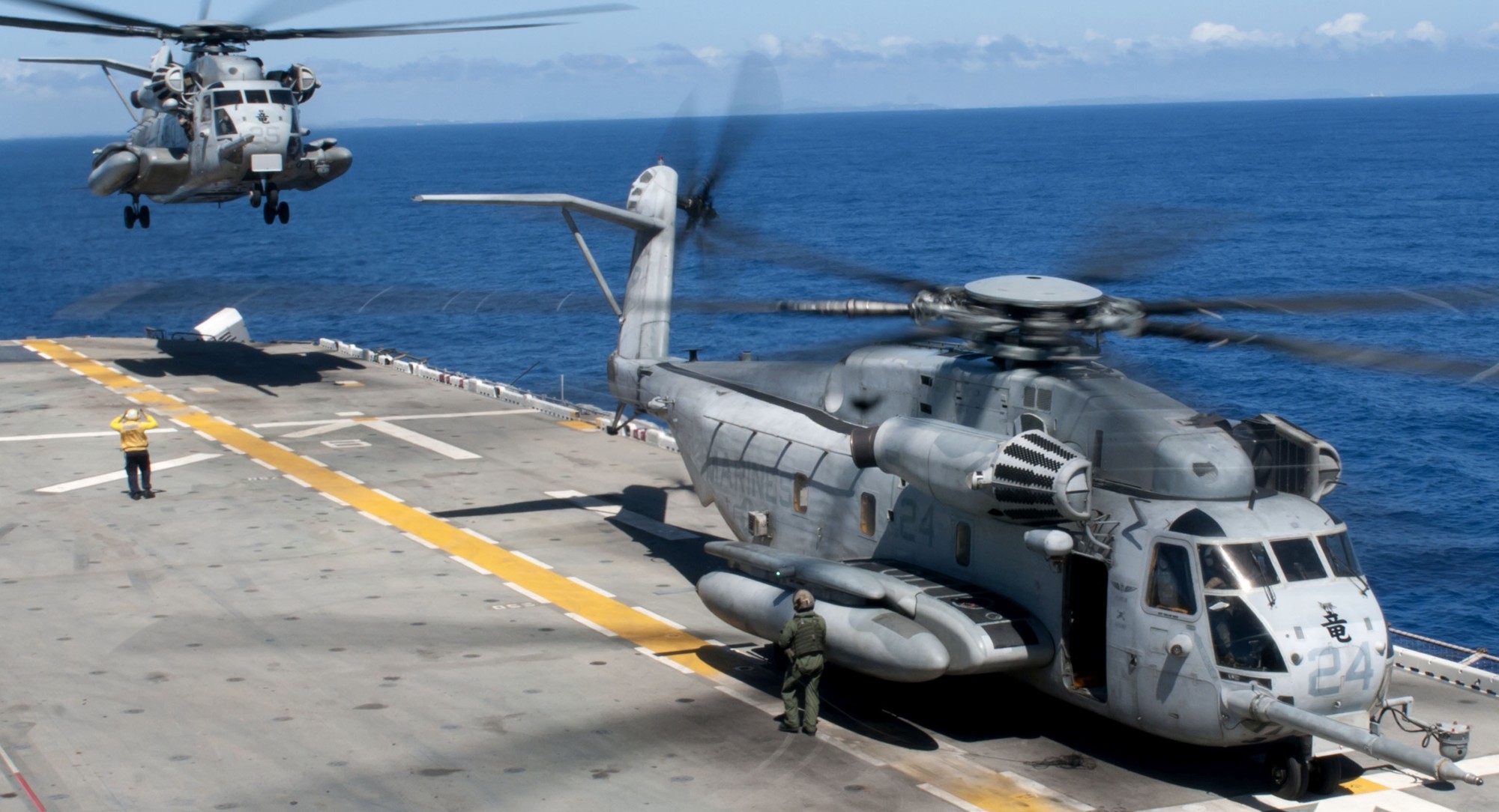 hmh-465 warhorse ch-53e super stallion marine heavy helicopter squadron 31