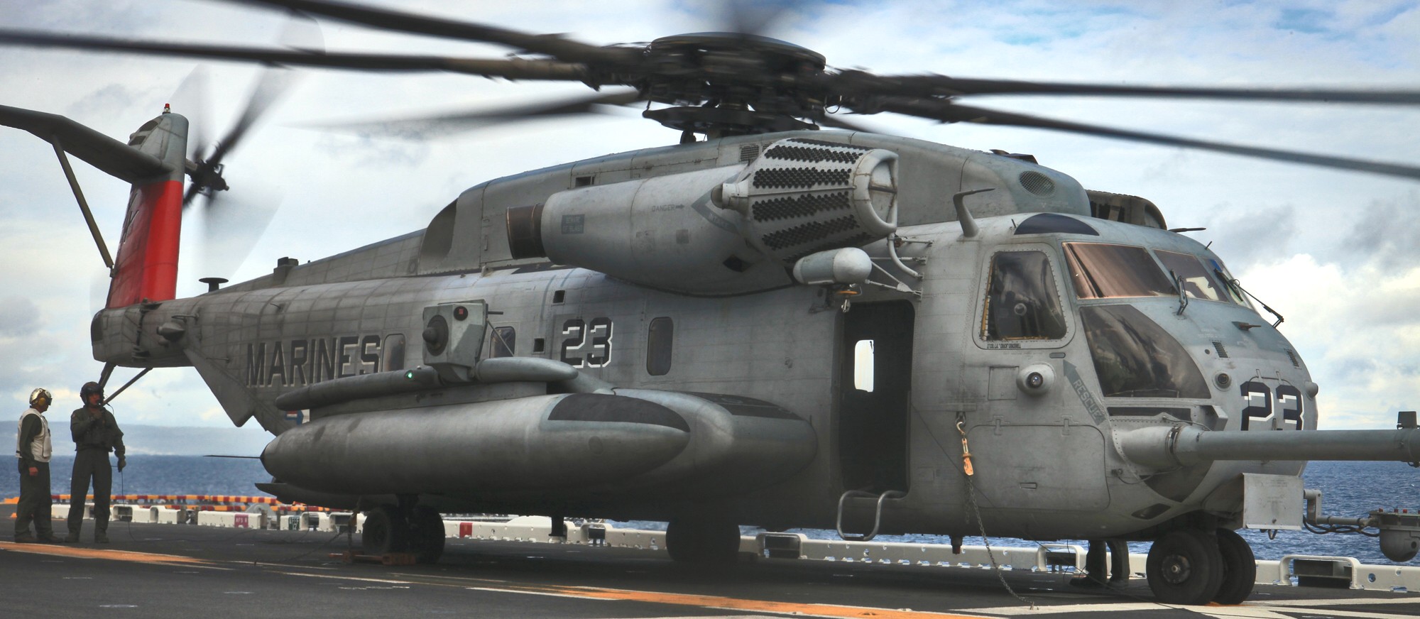 hmh-465 warhorse ch-53e super stallion marine heavy helicopter squadron 32