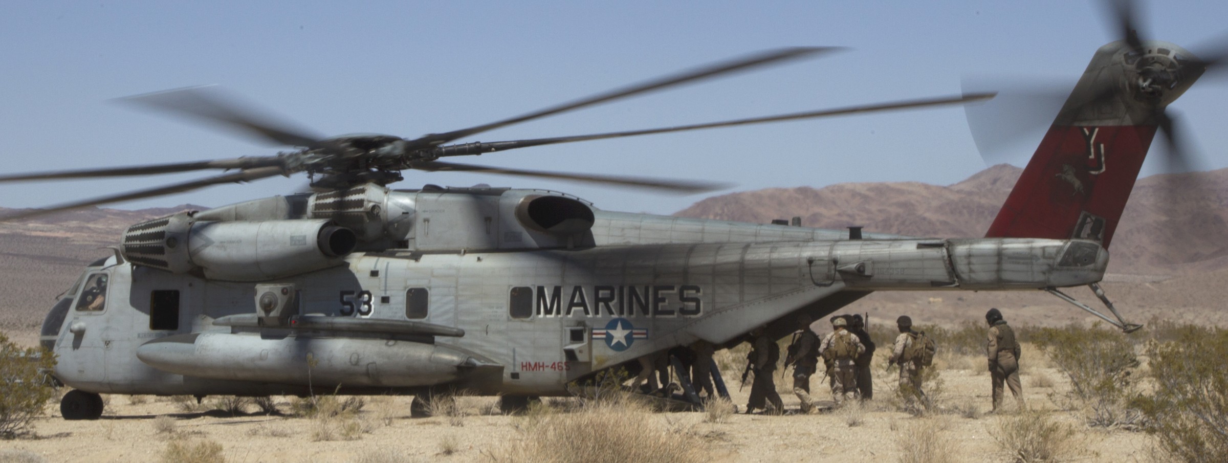 hmh-465 warhorse ch-53e super stallion marine heavy helicopter squadron 42