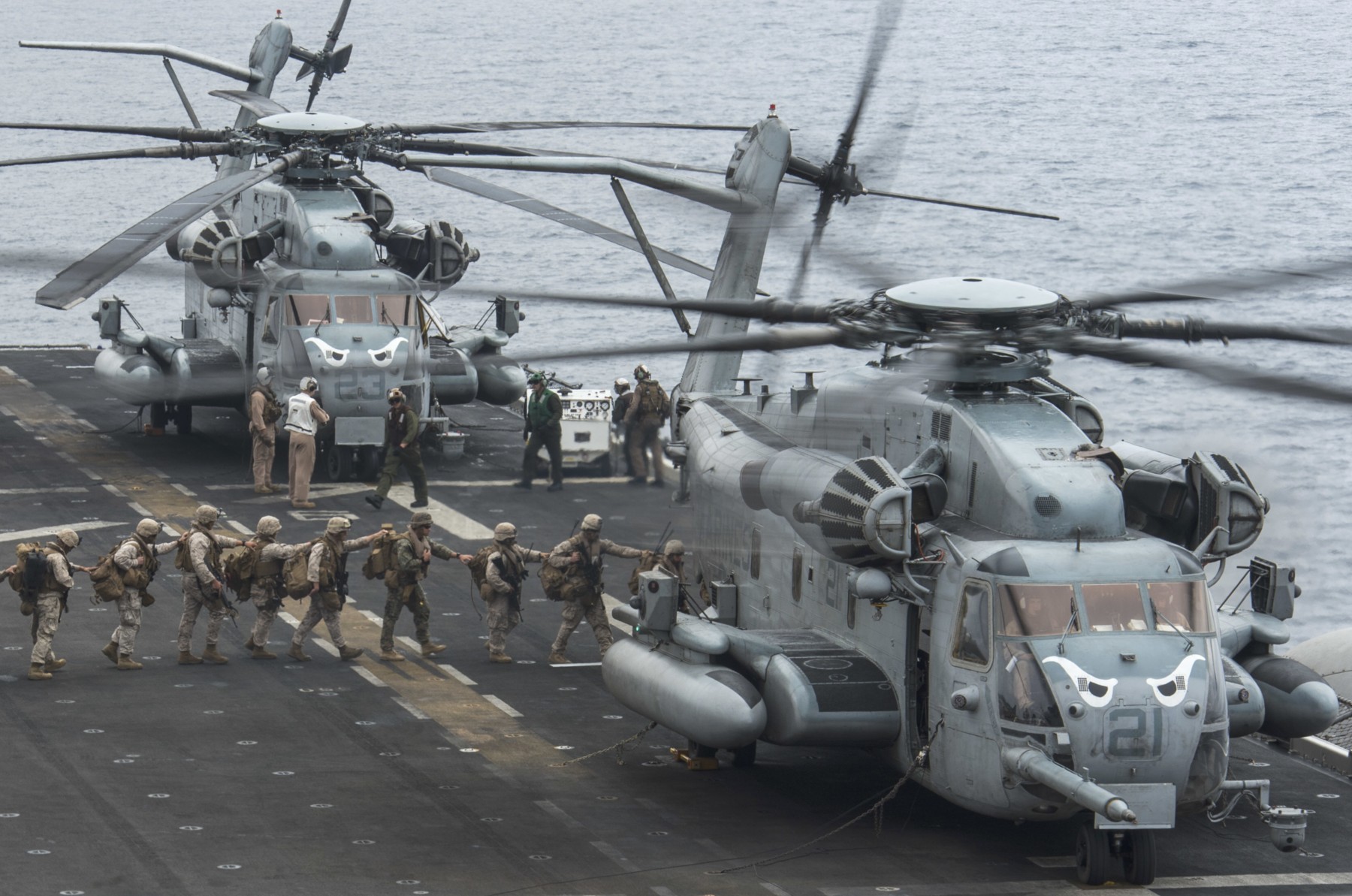 hmh-465 warhorse ch-53e super stallion marine heavy helicopter squadron 63