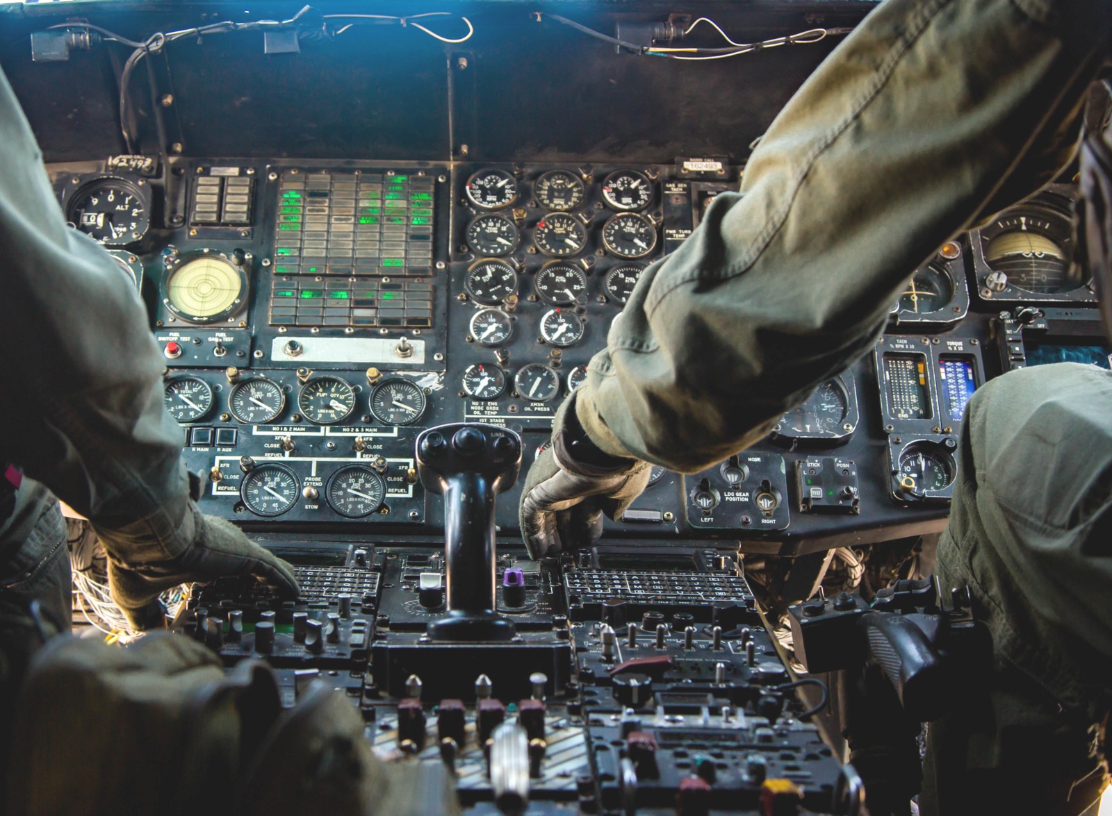 hmh-465 warhorse ch-53e super stallion marine heavy helicopter squadron cockpit view 71