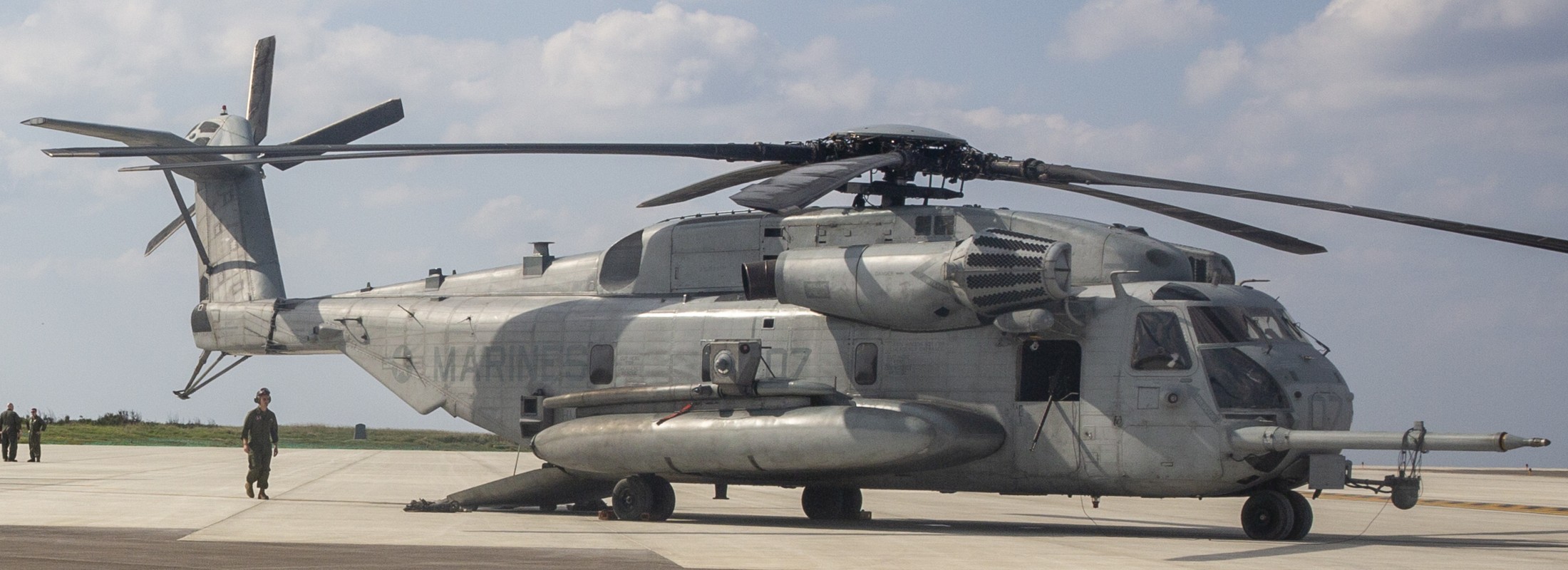 hmh-465 warhorse ch-53e super stallion marine heavy helicopter squadron 77