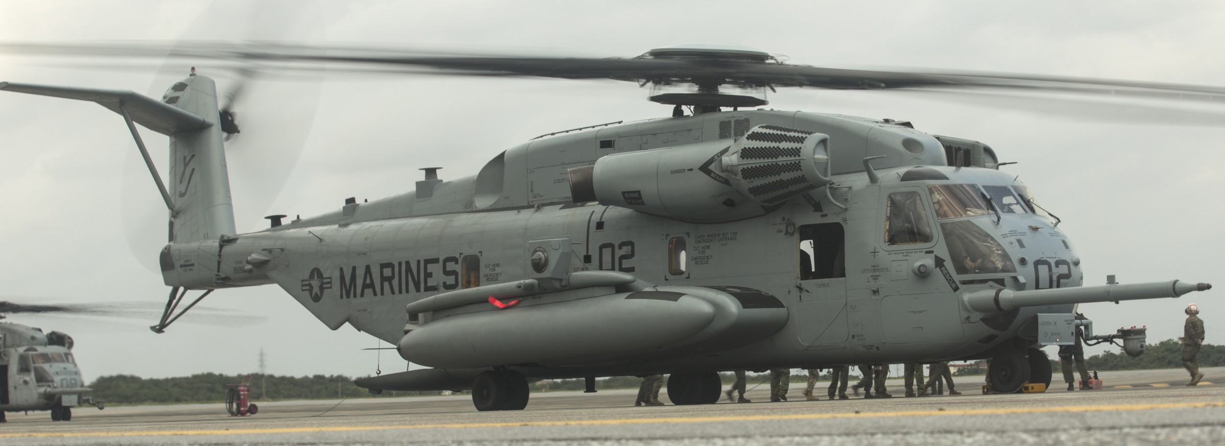 hmh-465 warhorse ch-53e super stallion marine heavy helicopter squadron mcas futenma japan 79