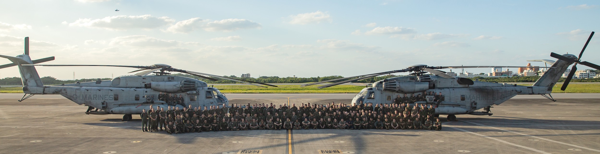 hmh-465 warhorse ch-53e super stallion marine heavy helicopter squadron mcas futenma okinawa japan 84