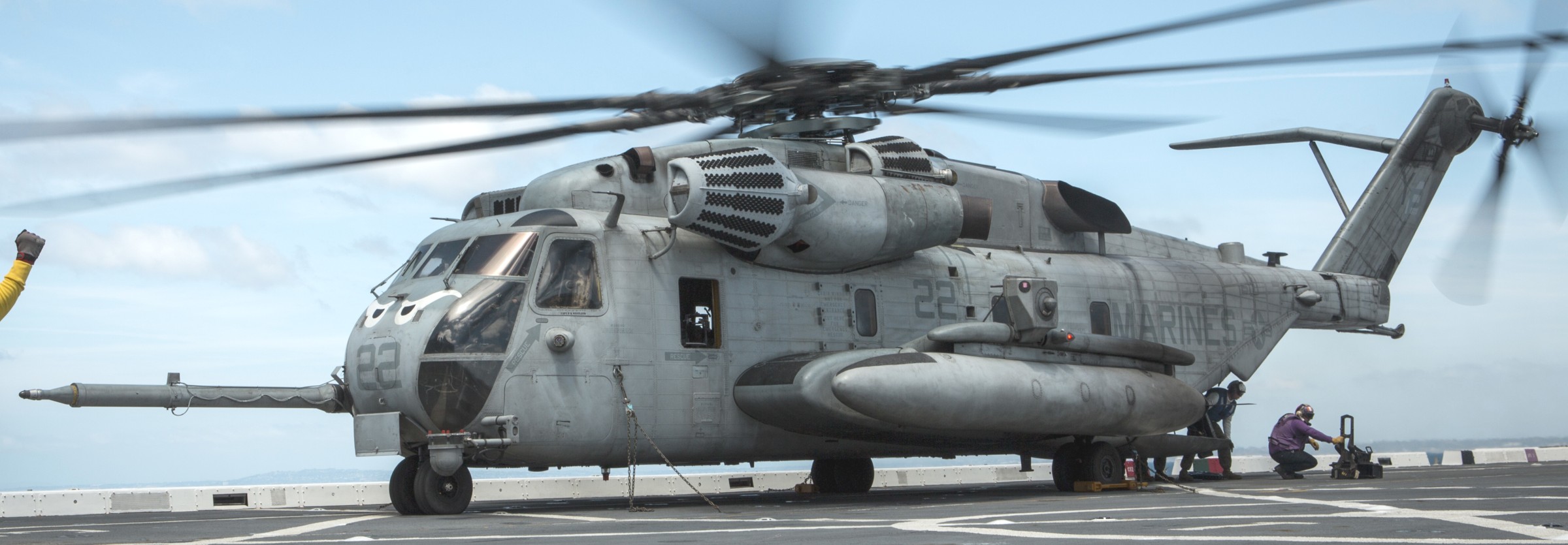 hmh-465 warhorse ch-53e super stallion marine heavy helicopter squadron 87