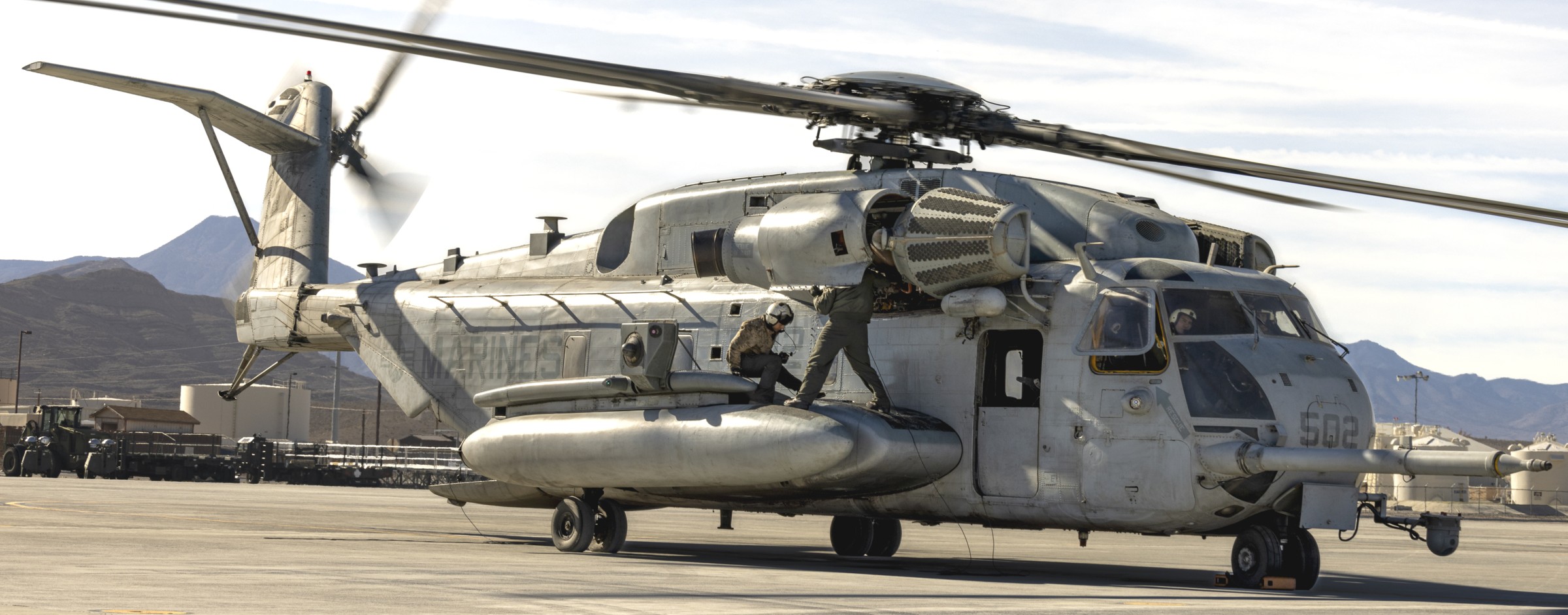 hmh-465 warhorse ch-53e super stallion marine heavy helicopter squadron creech air force base nevada 106