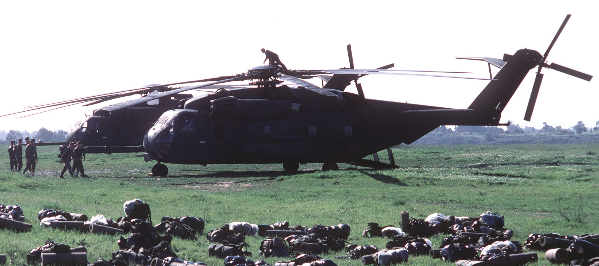 hmh-466 wolfpack ch-53e super stallion marine heavy helicopter squadron 07