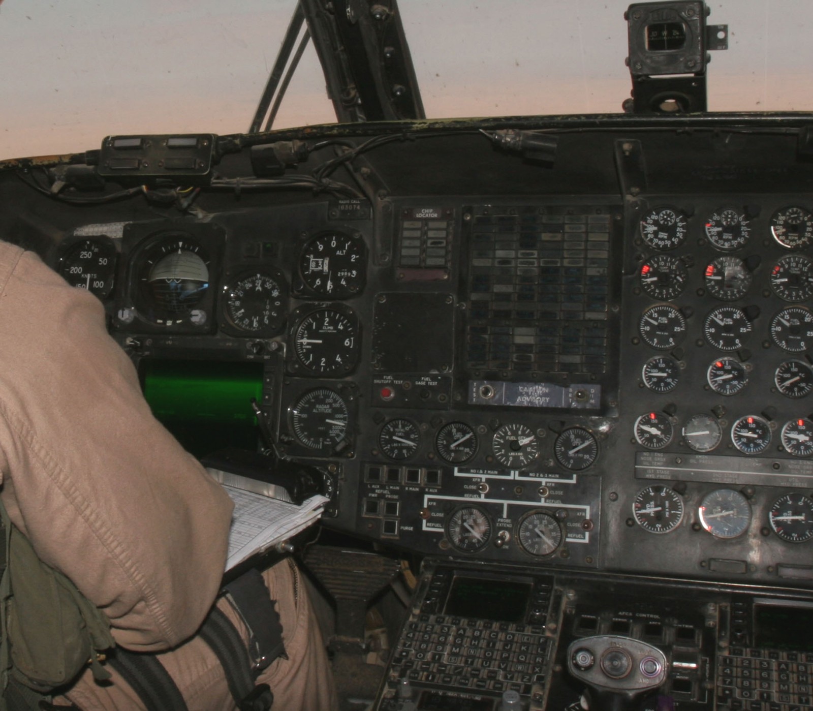 hmh-466 wolfpack ch-53e super stallion marine heavy helicopter squadron cockpit 15