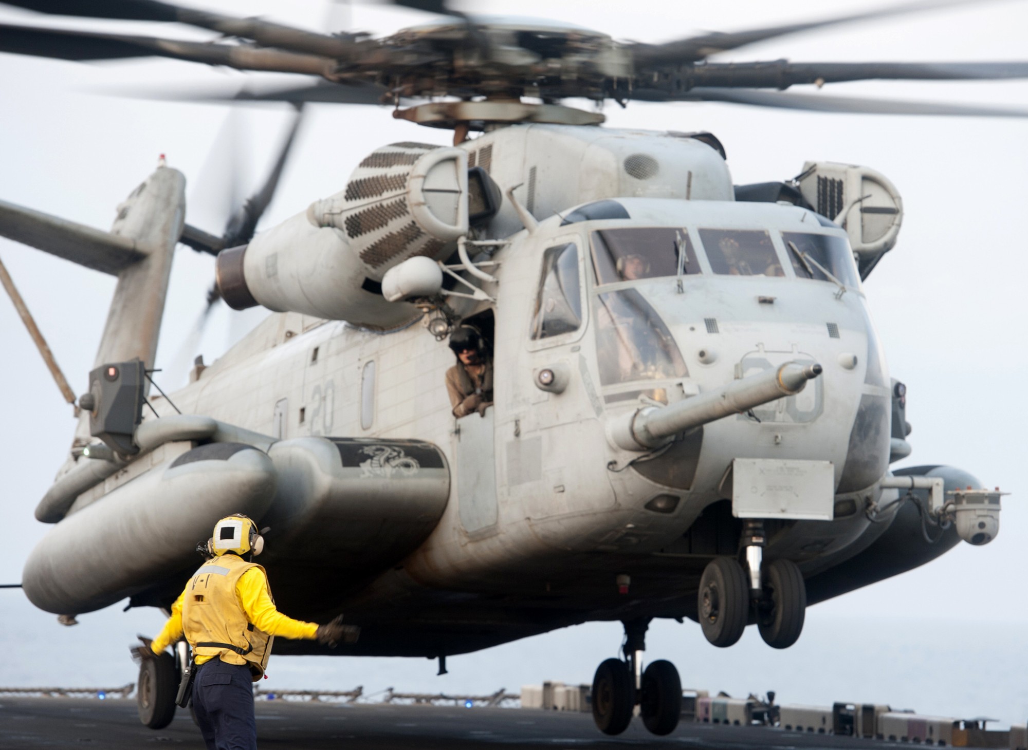 hmh-466 wolfpack ch-53e super stallion marine heavy helicopter squadron 31