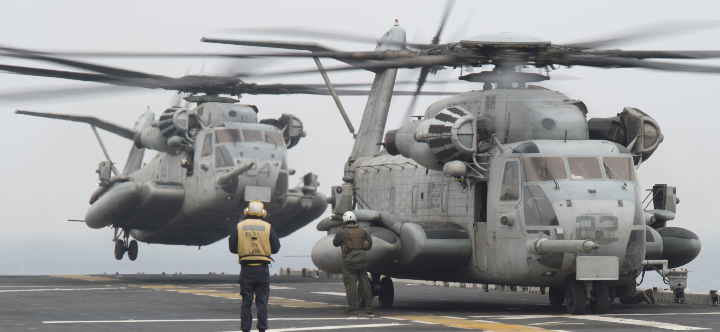 hmh-466 wolfpack ch-53e super stallion marine heavy helicopter squadron 40