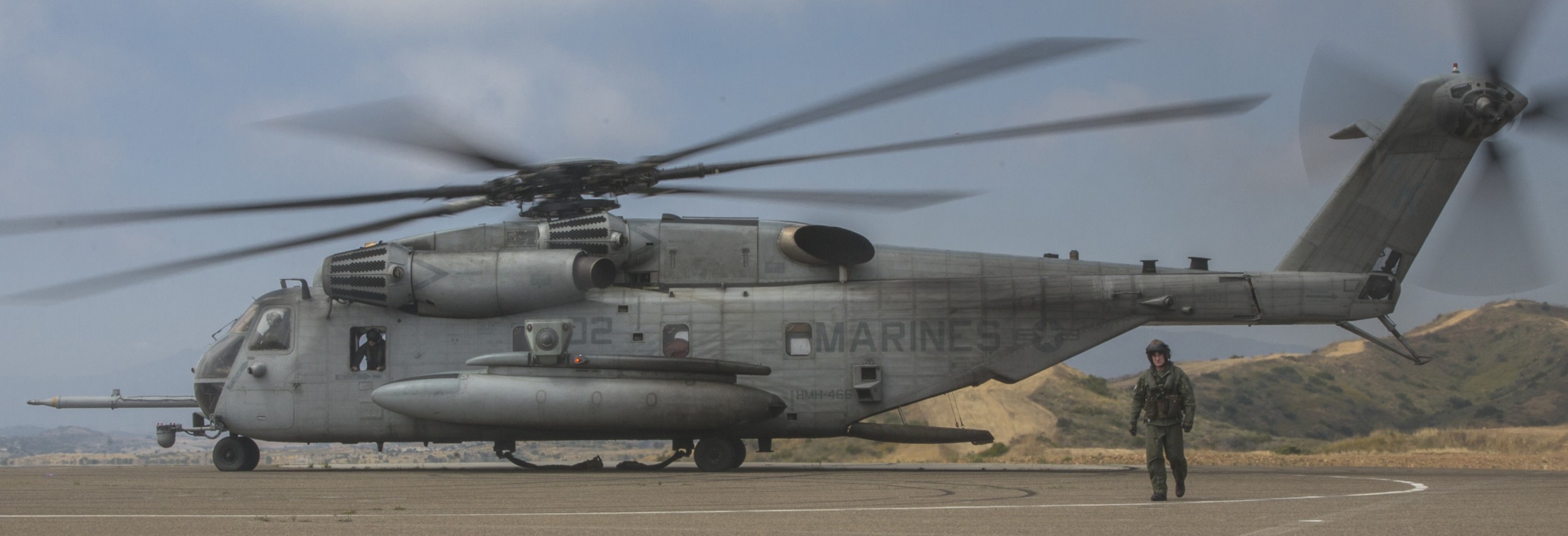 hmh-466 wolfpack ch-53e super stallion marine heavy helicopter squadron 47