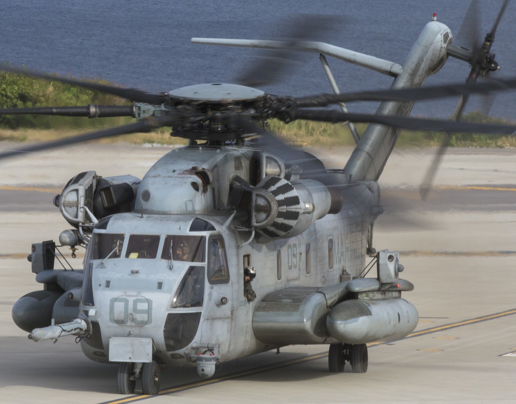 hmh-466 wolfpack ch-53e super stallion marine heavy helicopter squadron 54