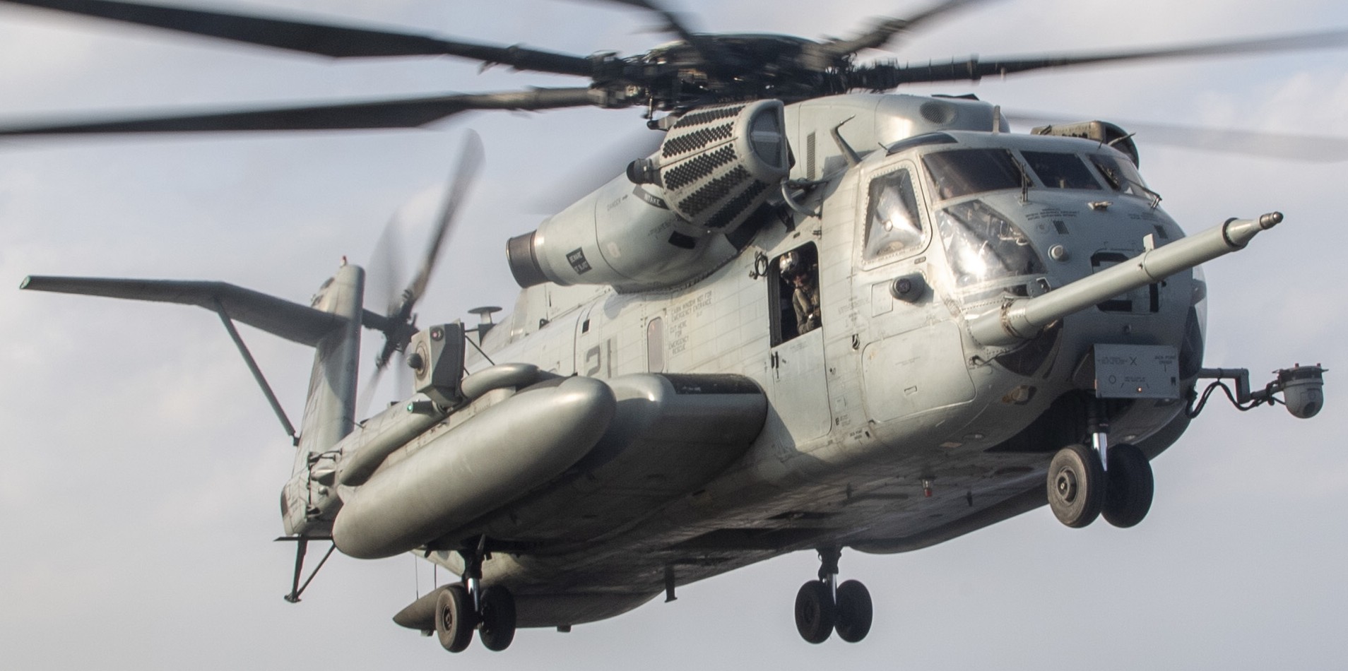 hmh-466 wolfpack ch-53e super stallion marine heavy helicopter squadron 56