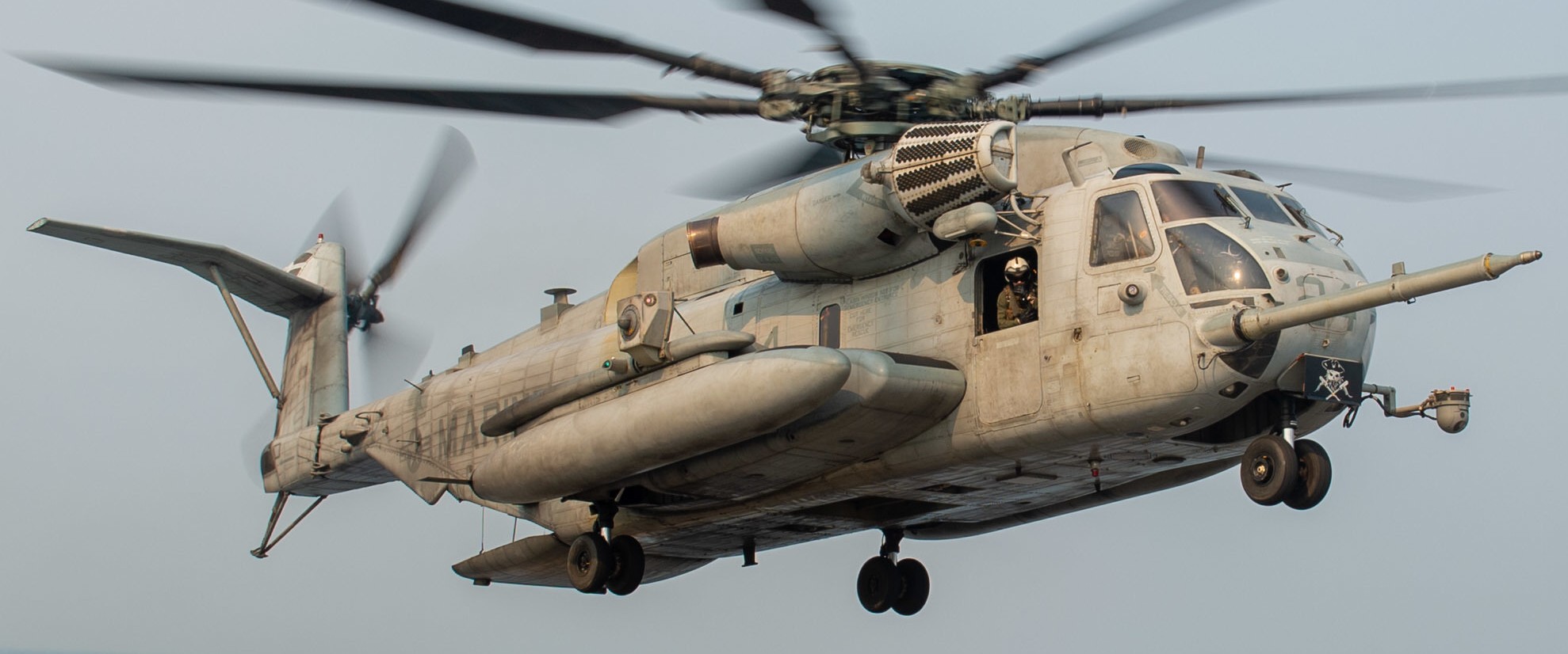 hmh-466 wolfpack ch-53e super stallion marine heavy helicopter squadron 64