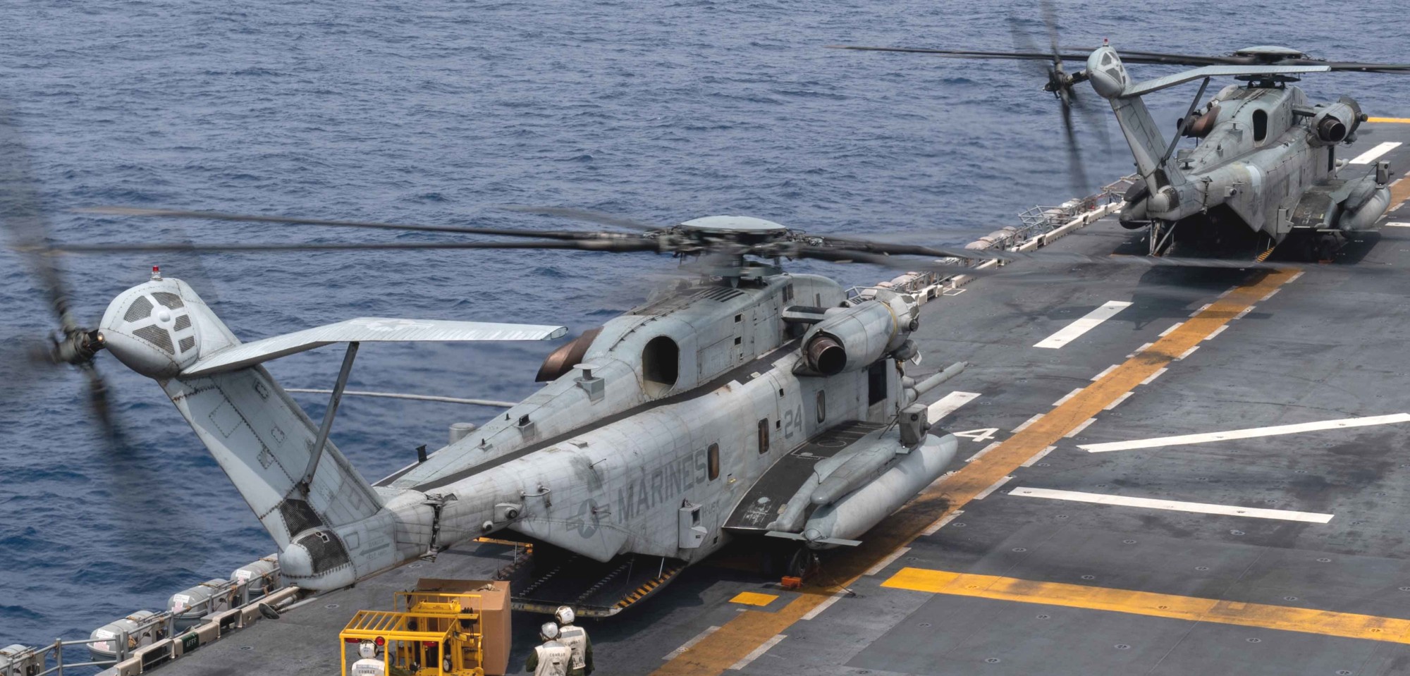 hmh-466 wolfpack ch-53e super stallion marine heavy helicopter squadron 66