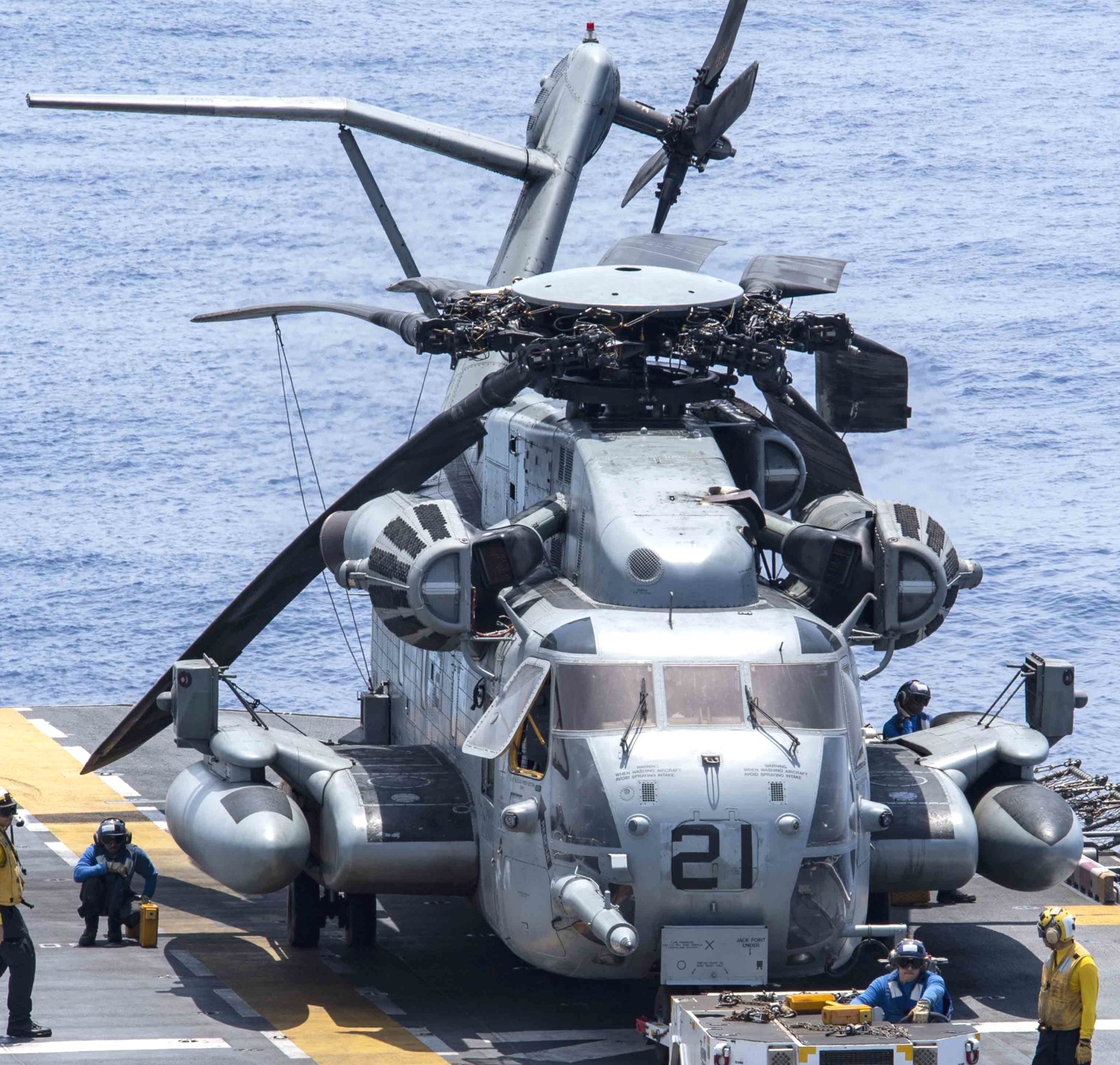 hmh-466 wolfpack ch-53e super stallion marine heavy helicopter squadron 67