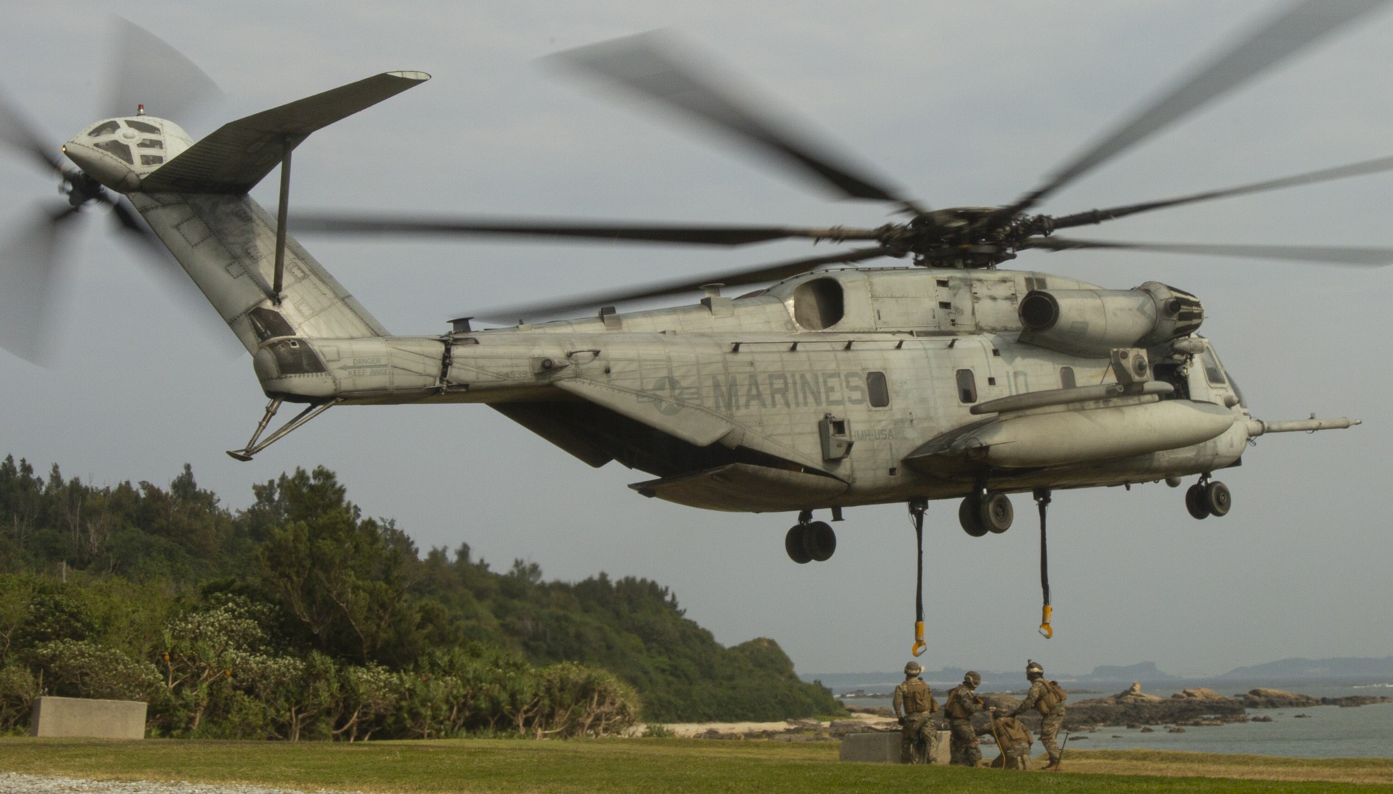 hmh-466 wolfpack ch-53e super stallion marine heavy helicopter squadron 69