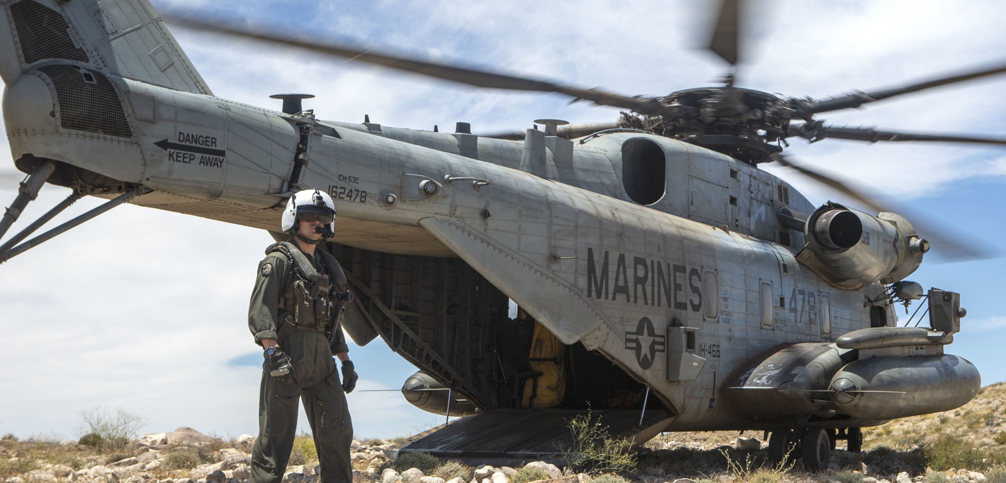 hmh-466 wolfpack ch-53e super stallion marine heavy helicopter squadron 72