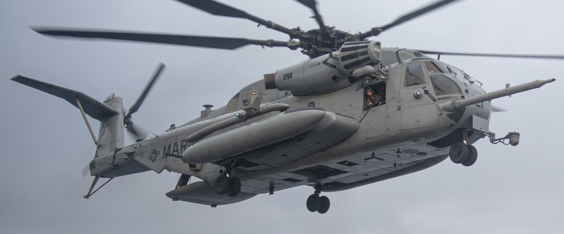 hmh-466 wolfpack ch-53e super stallion marine heavy helicopter squadron 76