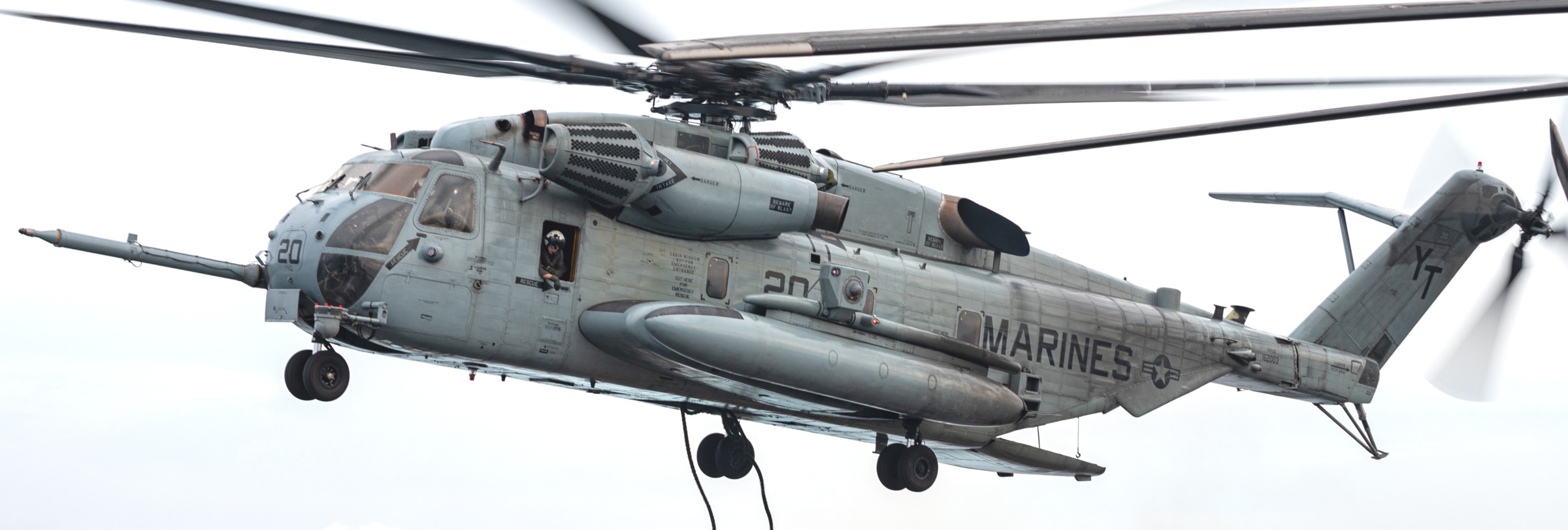 hmh-466 wolfpack ch-53e super stallion marine heavy helicopter squadron lpd-20 uss green bay 79