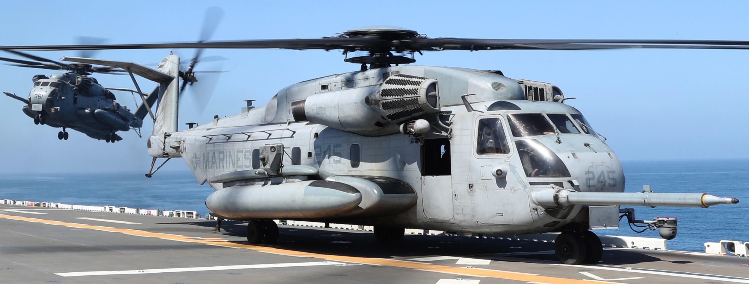 hmh-466 wolfpack ch-53e super stallion marine heavy helicopter squadron lha-7 uss tripoli 89