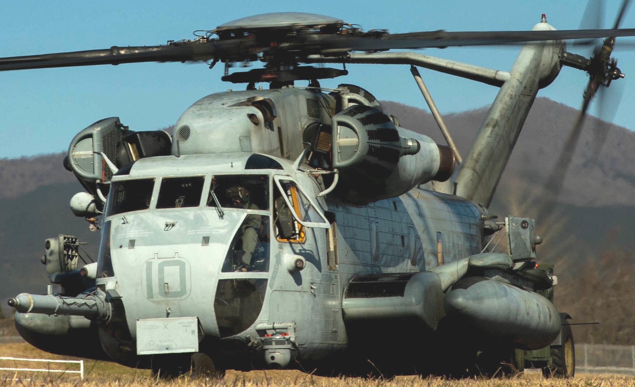 hmh-466 wolfpack ch-53e super stallion marine heavy helicopter squadron 92