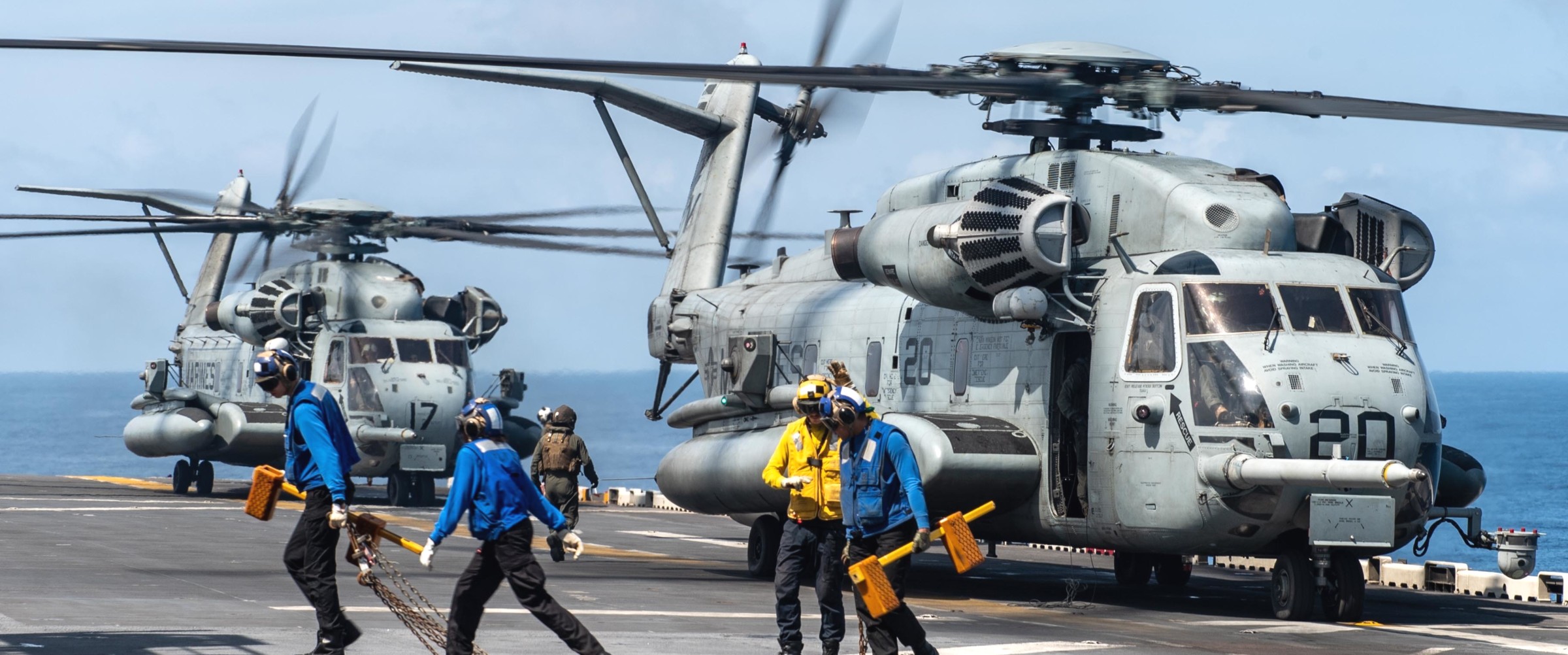 hmh-466 wolfpack ch-53e super stallion marine heavy helicopter squadron 102