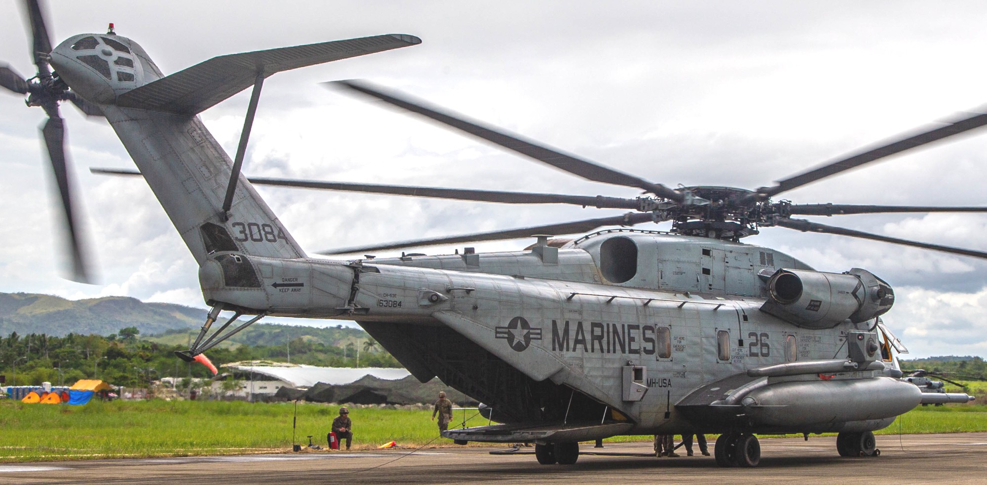 hmh-466 wolfpack ch-53e super stallion marine heavy helicopter squadron 107