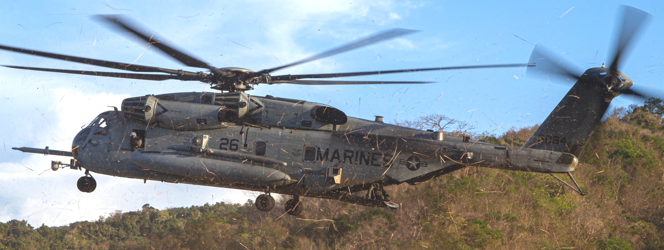 hmh-466 wolfpack ch-53e super stallion marine heavy helicopter squadron exercise balikatan philippines 111