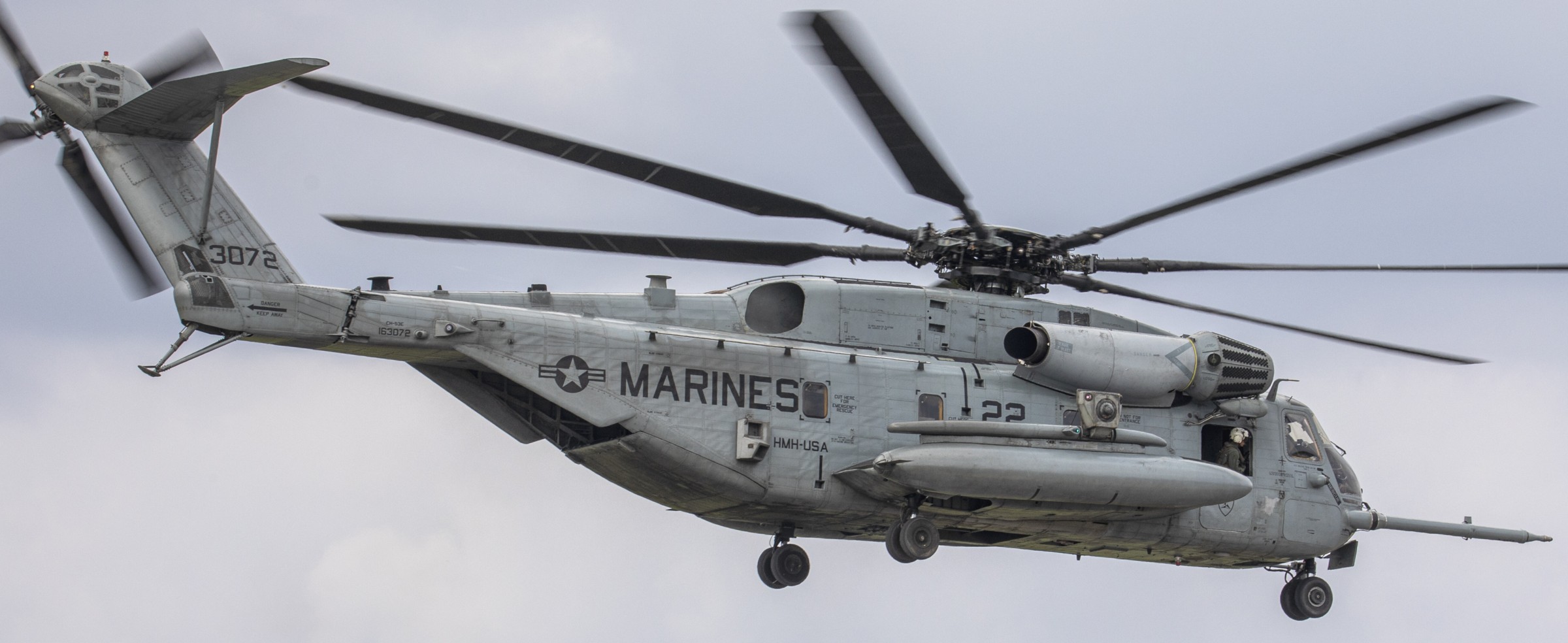 hmh-466 wolfpack ch-53e super stallion marine heavy helicopter squadron ie shima island japan 119