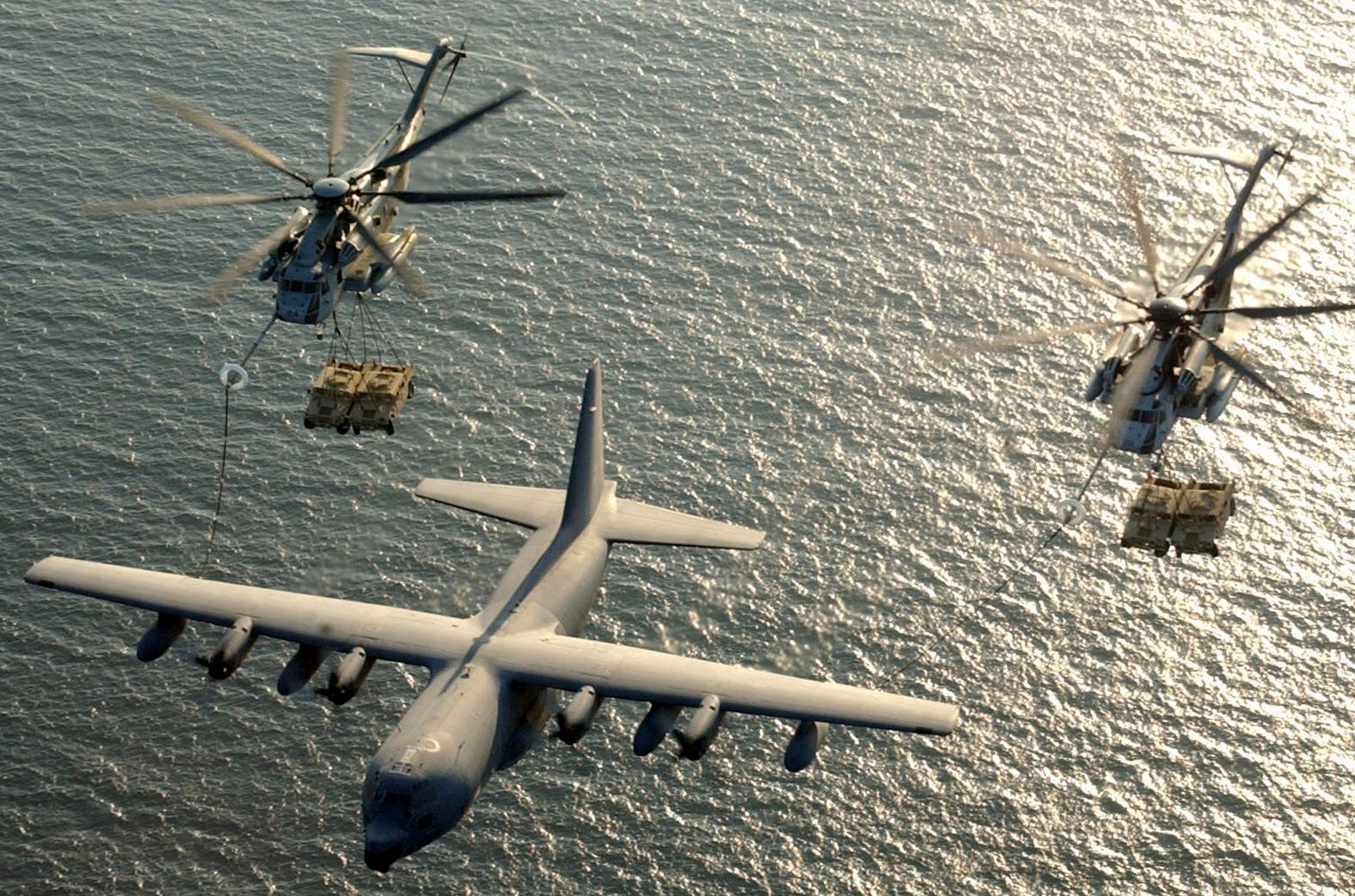 hmh-772 hustlers ch-53e super stallion marine heavy helicopter squadron aerial refueling 10