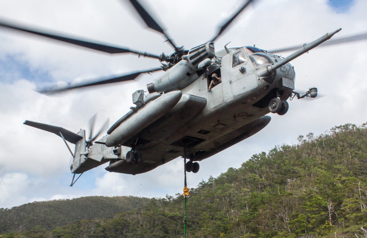 hmh-772 hustlers ch-53e super stallion marine heavy helicopter squadron okinawa japan 2013 23