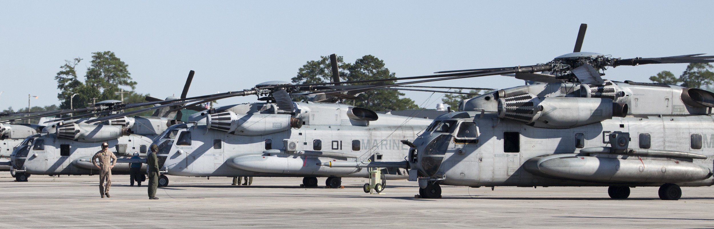 hmh-772 hustlers ch-53e super stallion marine heavy helicopter squadron mcas new river 30