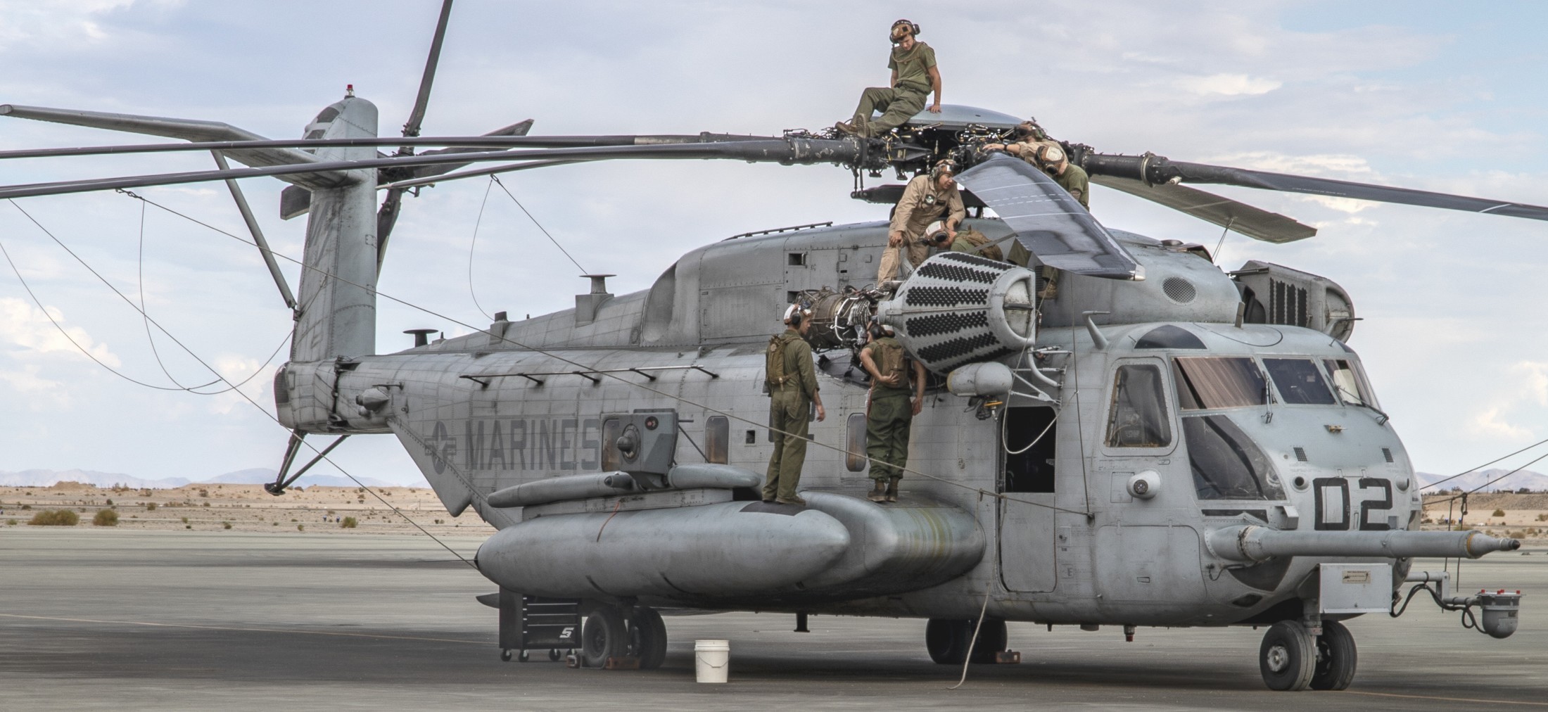 hmh-772 hustlers ch-53e super stallion marine heavy helicopter squadron usmc reserve 37x