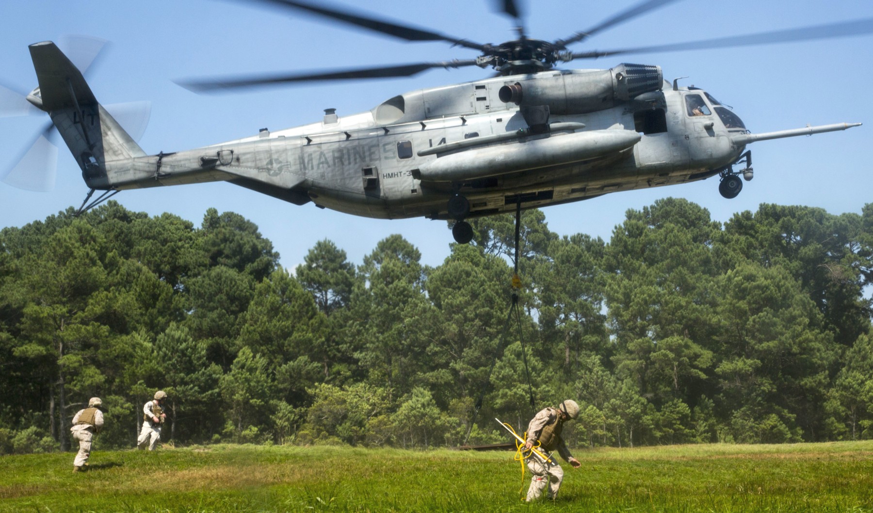 hmht-302 phoenix ch-53e super stallion marine heavy helicopter training squadron camp lejeune north carolina 05