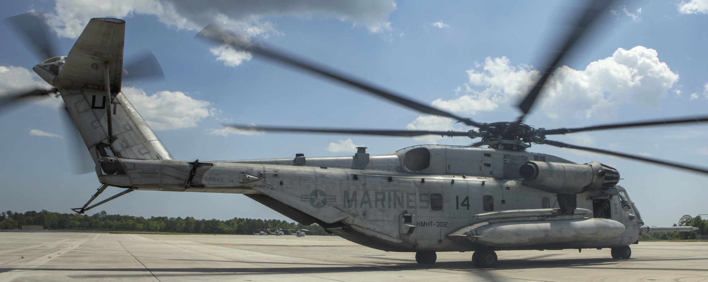 hmht-302 phoenix ch-53e super stallion marine heavy helicopter training squadron mcas new river north carolina 08