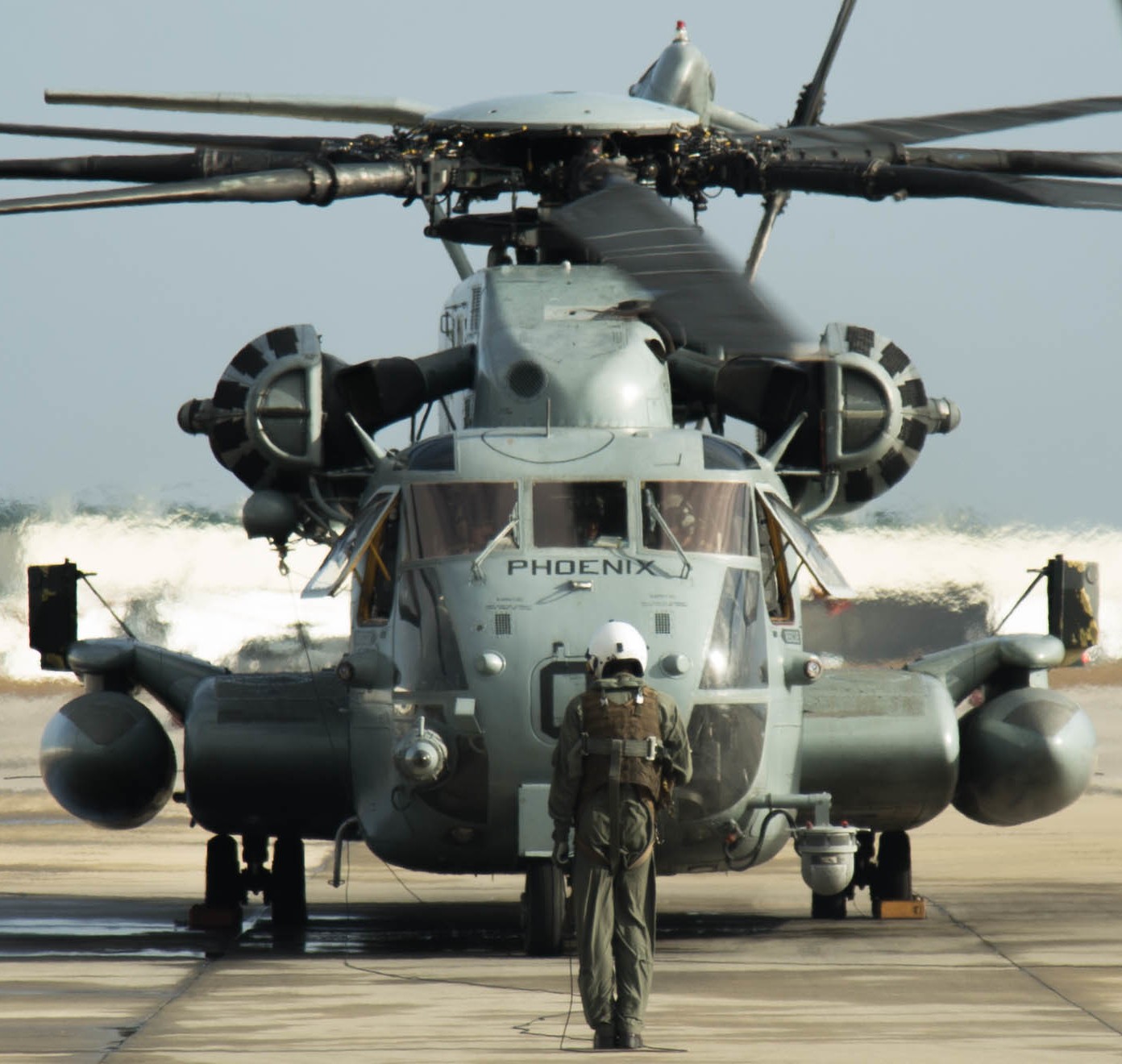 hmht-302 phoenix ch-53e super stallion marine heavy helicopter training squadron 14