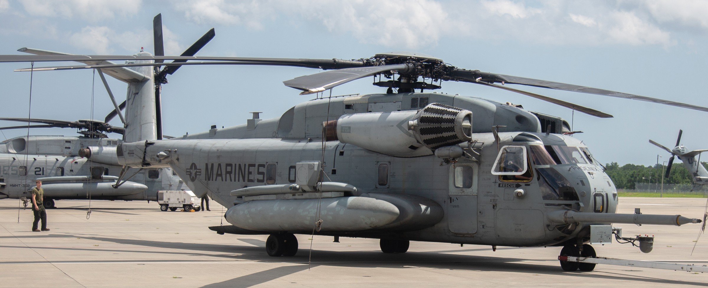 hmht-302 phoenix ch-53e super stallion marine heavy helicopter training squadron mcas new river north carolina 24