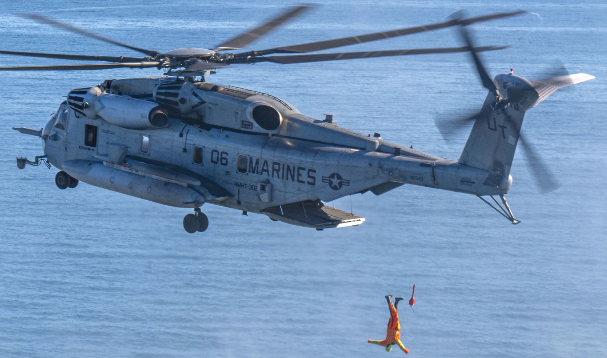 hmht-302 phoenix ch-53e super stallion marine heavy helicopter training squadron 25