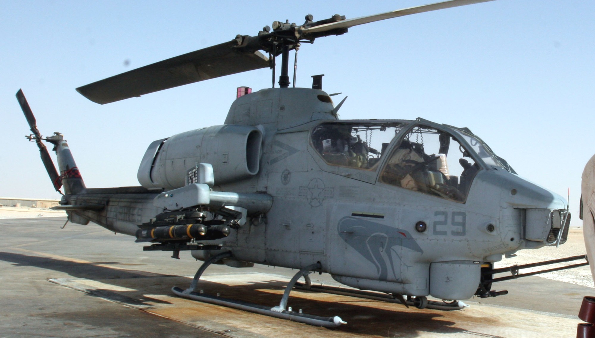 hmla-167 warriors marine light attack helicopter squadron ah-1w super cobra usmc iraq 06