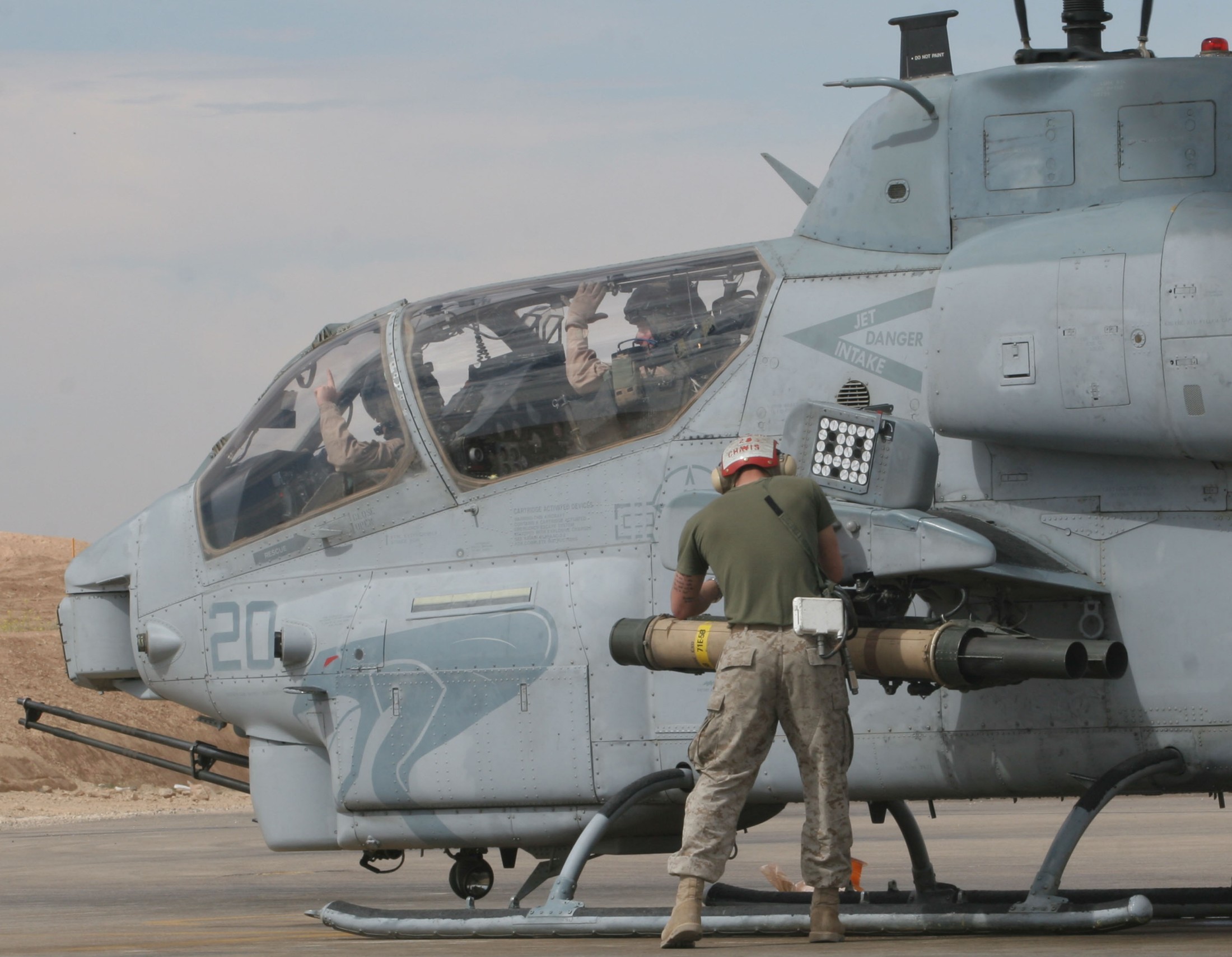 hmla-167 warriors marine light attack helicopter squadron ah-1w super cobra usmc al asad airbase iraq 12