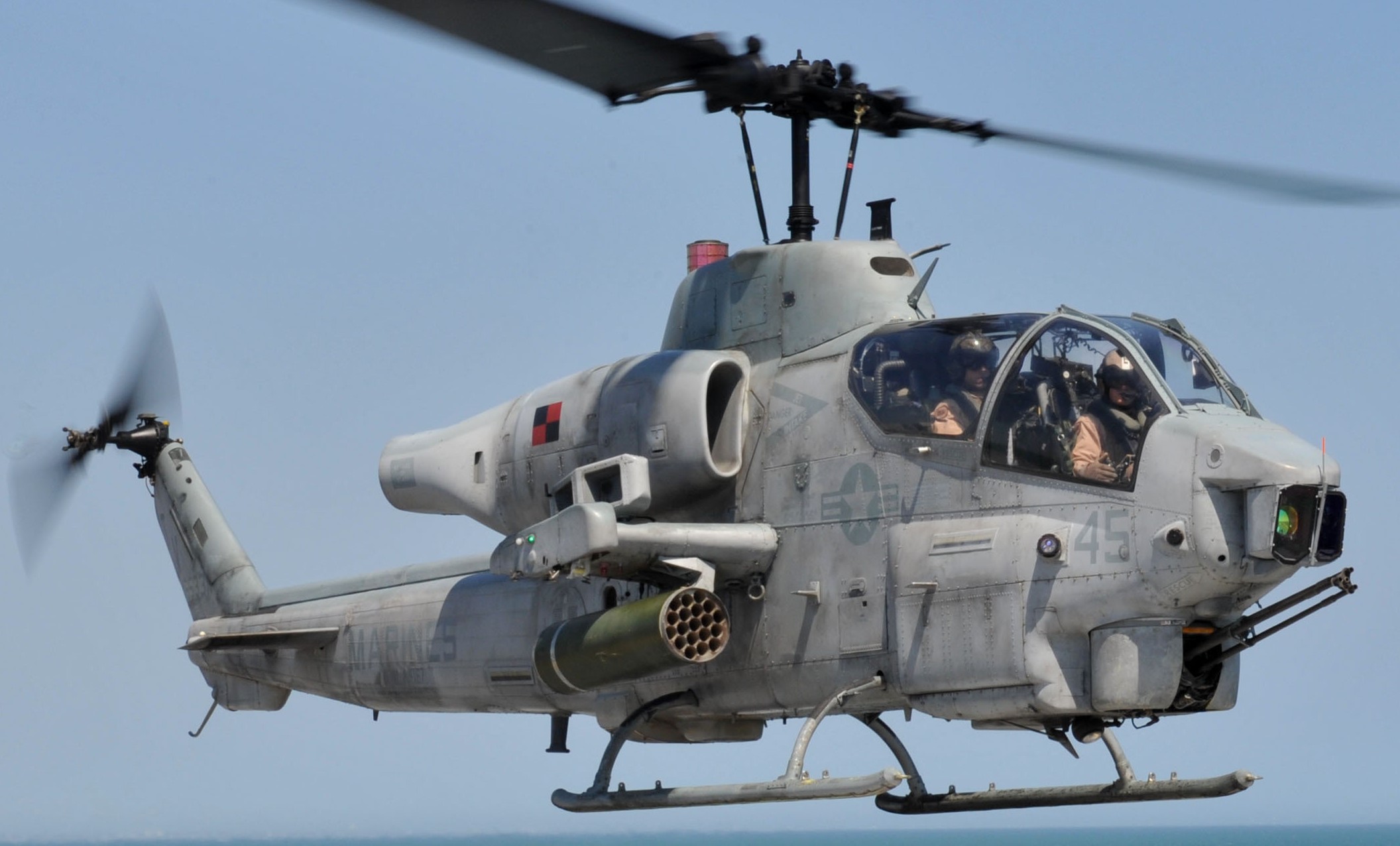 hmla-167 warriors marine light attack helicopter squadron ah-1w super cobra lhd-5 uss bataan 17 