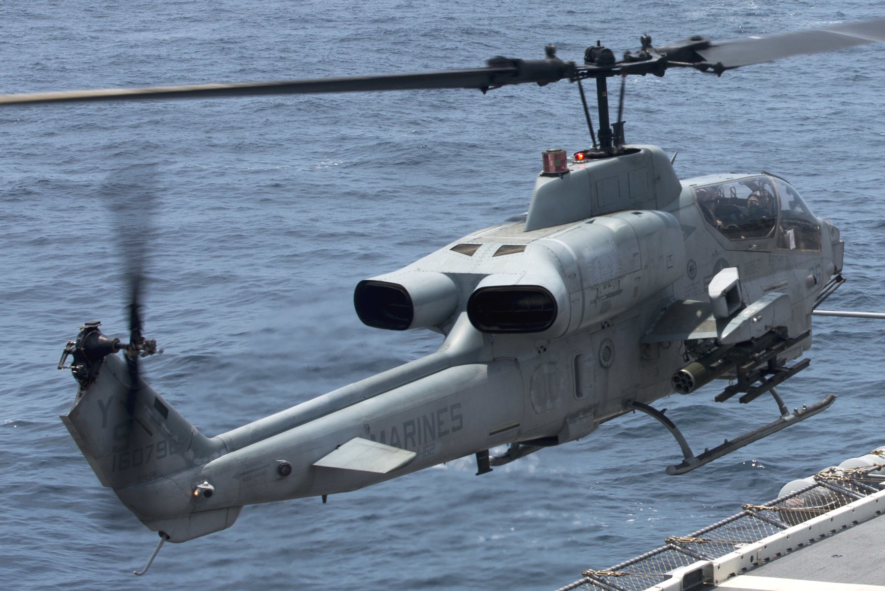 hmla-167 warriors marine light attack helicopter squadron ah-1w super cobra usmc 25