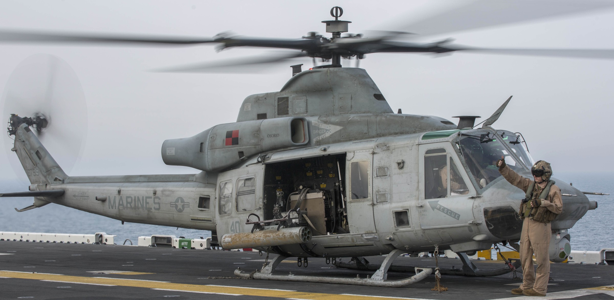 hmla-167 warriors marine light attack helicopter squadron uh-1y venom lhd-3 uss kearsarge 32