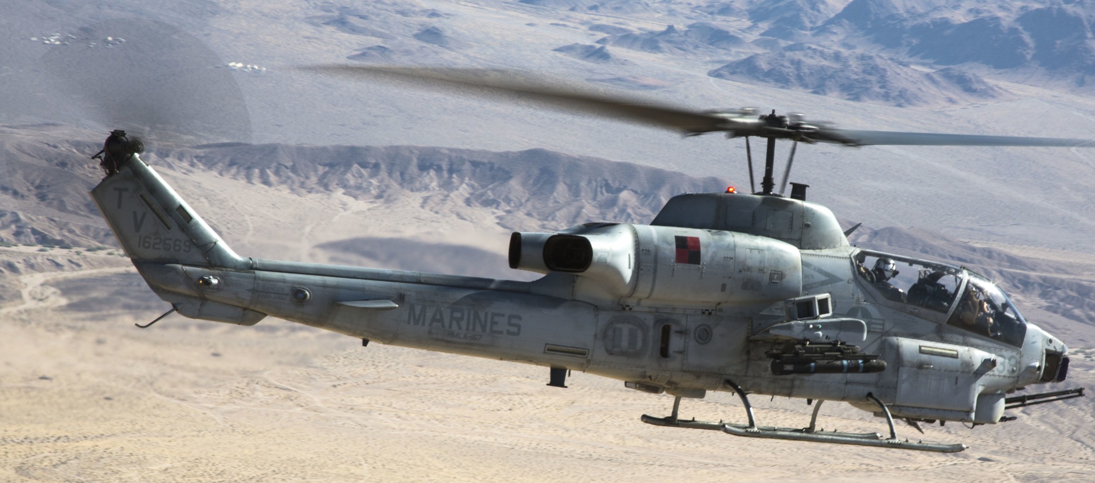 hmla-167 warriors marine light attack helicopter squadron ah-1w super cobra twentynine palms california 39