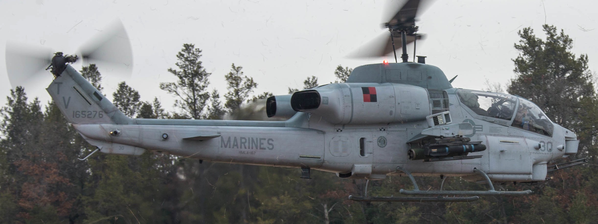 hmla-167 warriors marine light attack helicopter squadron ah-1w super cobra fort mccoy wisconsin 49