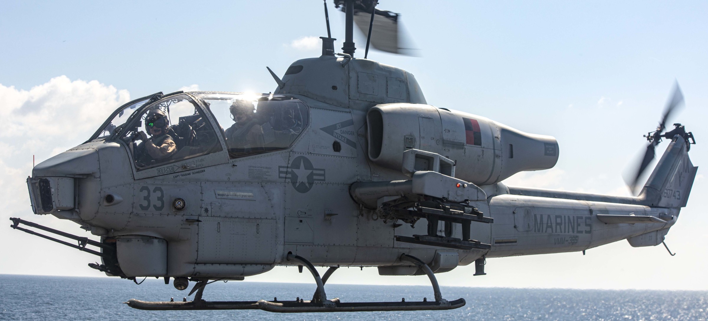 hmla-167 warriors marine light attack helicopter squadron ah-1w super cobra usmc 66