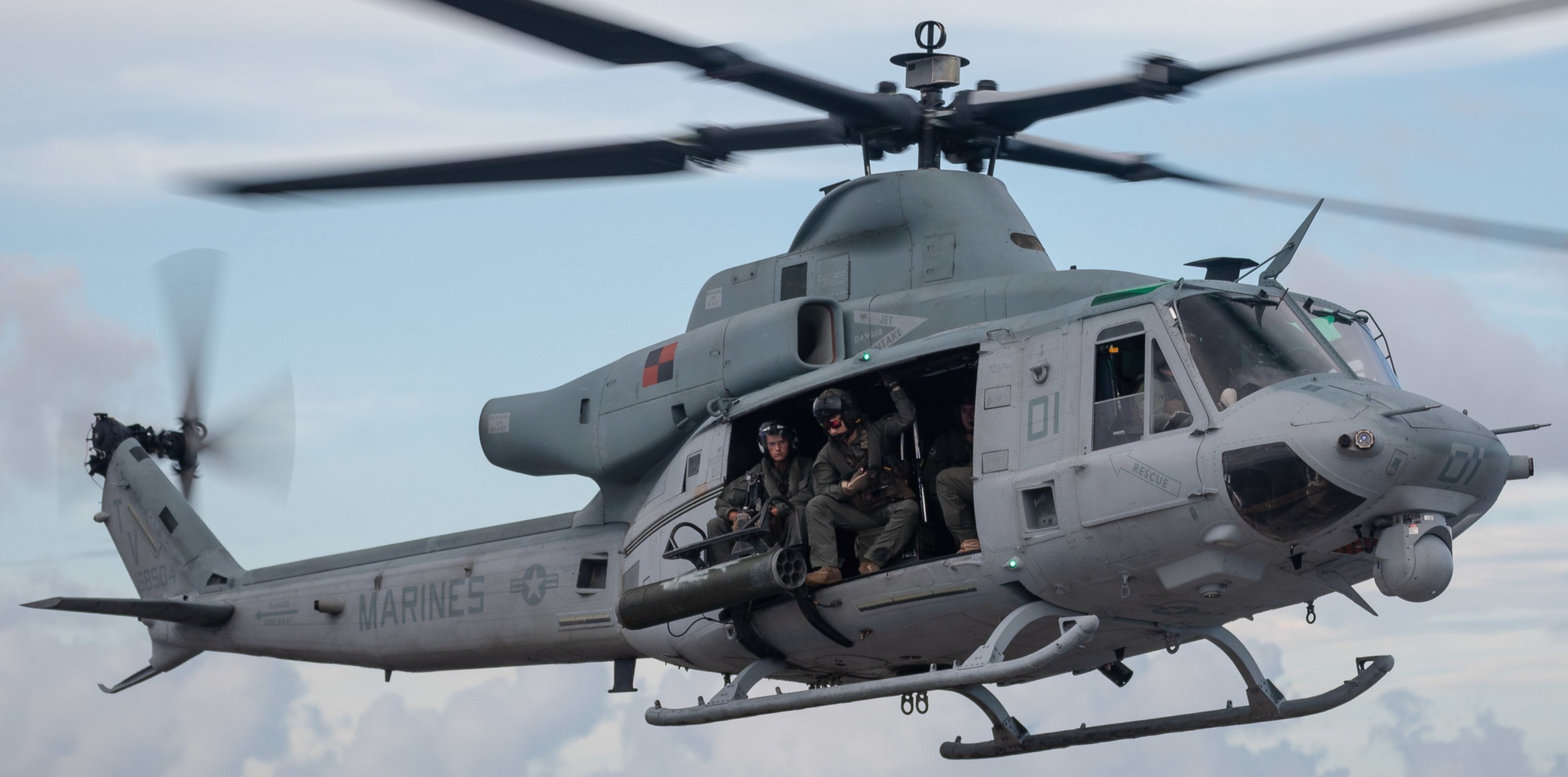 hmla-167 warriors marine light attack helicopter squadron uh-1y venom usmc 91